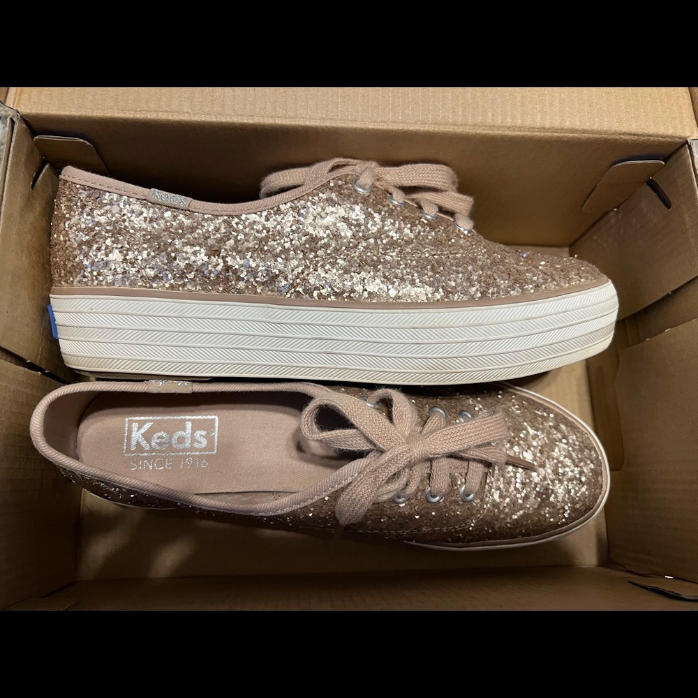 Kinetic Platform Sneakers Gold
